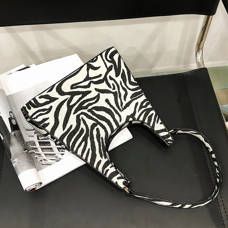 

с досавкой Zebra Pattern Small Shoulder Bags for Women 2020 Casual Handbags and Purses Women's Branded Trend Lux Chain Hand Bag